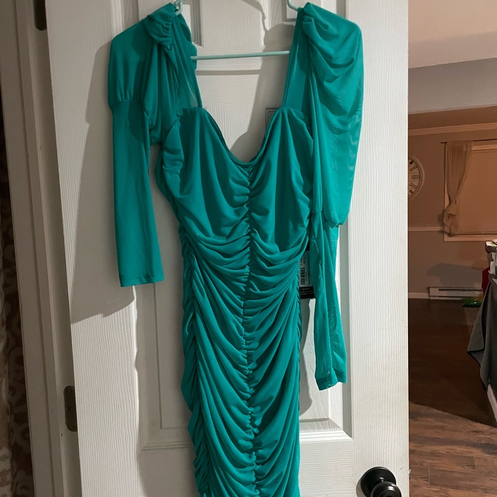 Pretty Little Thing Ruched Midi dress